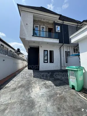 4bdrm Duplex in Ikota Estate for sale