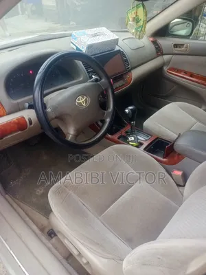 Toyota Camry XLE 4dr Sedan (2.4L 4cyl 4A) 2004 Silver