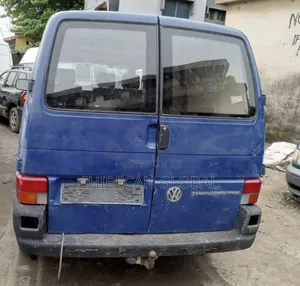 Volkswagen Transporter 2003 Blue