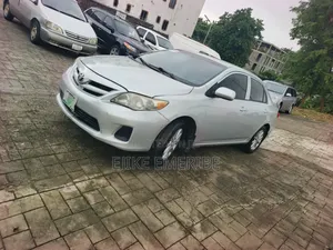Toyota Corolla L 4dr Sedan (1.8L 4cyl 5M) 2013 Silver