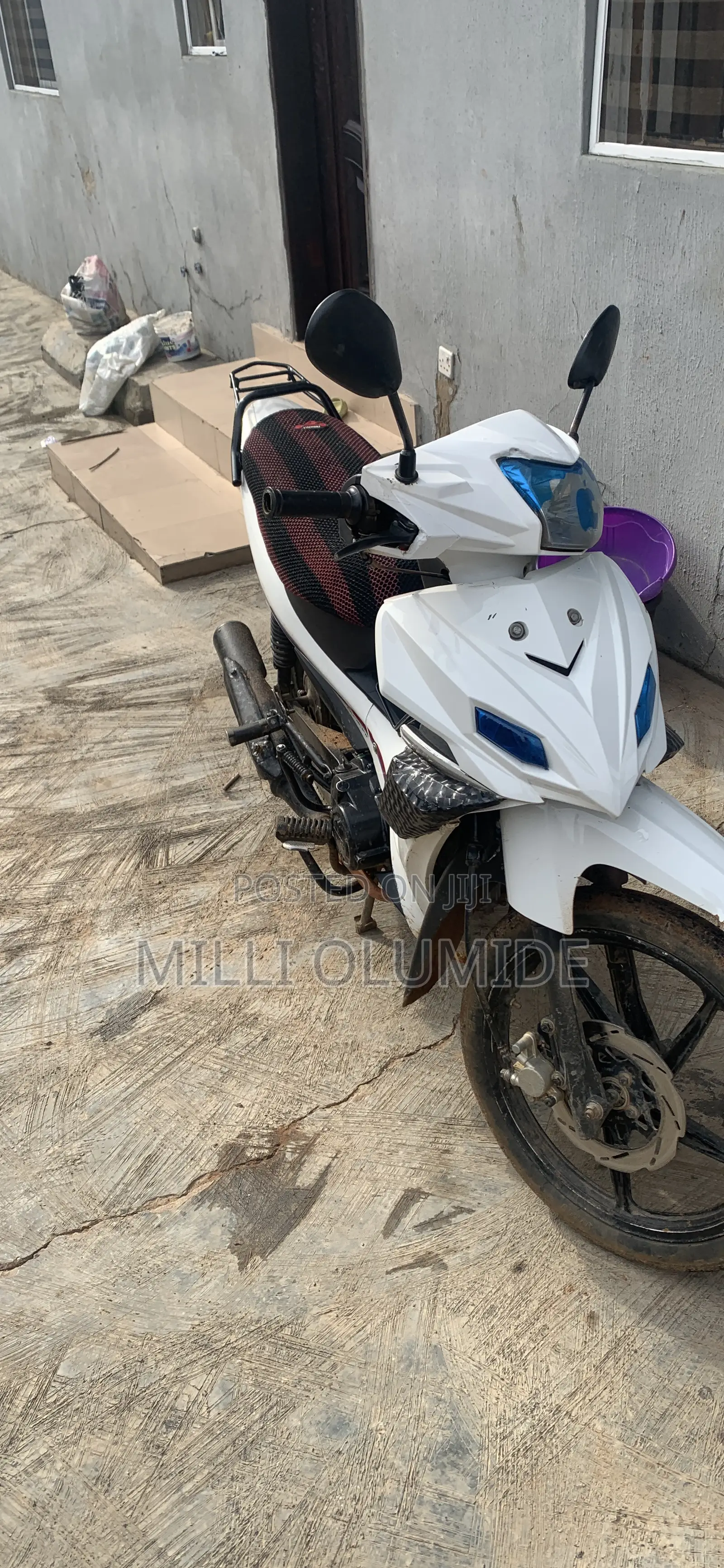 TVS Neo NX 2024 White
