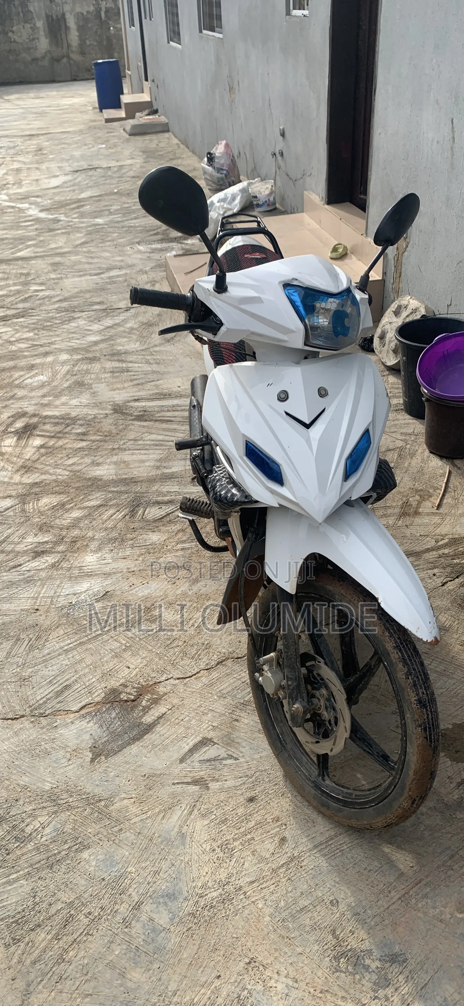 TVS Neo NX 2024 White