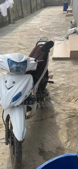 TVS Neo NX 2024 White