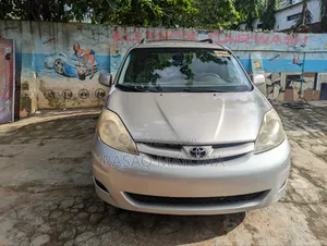 Toyota Sienna 2010 Beige