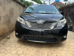 Toyota Sienna 2013 Black