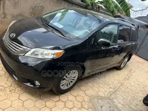 Toyota Sienna 2013 Black