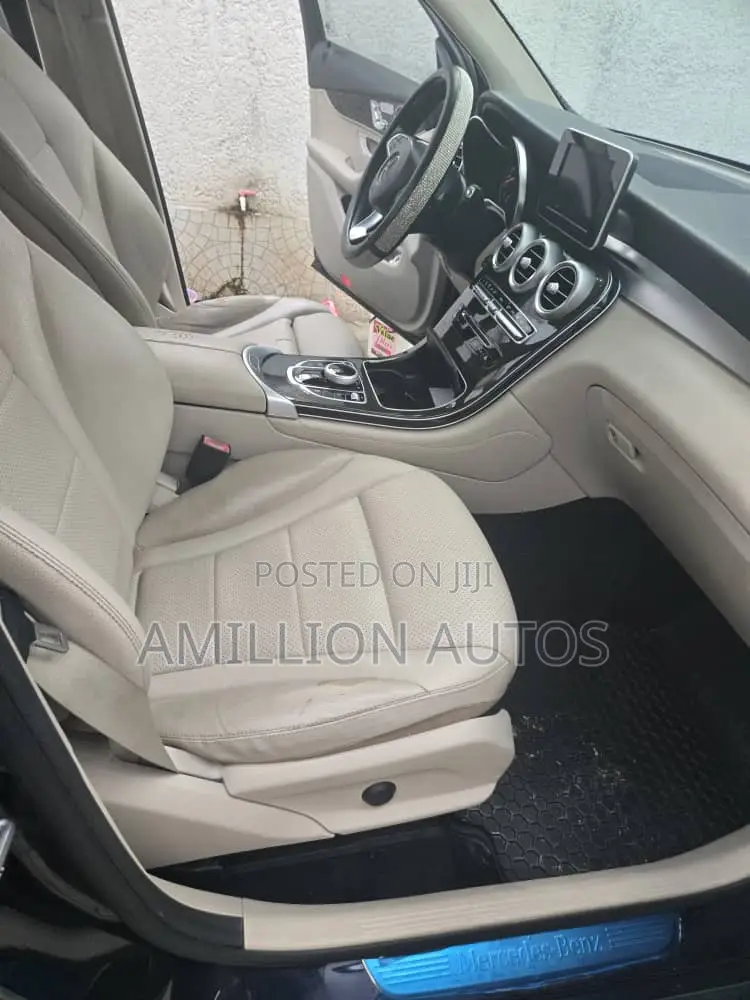 Mercedes-Benz GLC-Class 2018 Blue