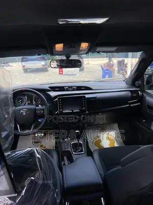 New Toyota Hilux 2025 Black