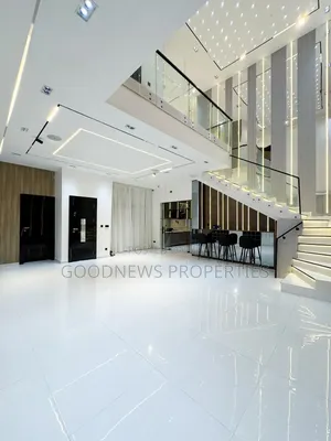 5bdrm Mansion in Chevron Toll Gate for sale