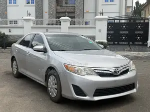 Toyota Camry LE 4dr Sedan (2.5L 4cyl 6A) 2012 Silver