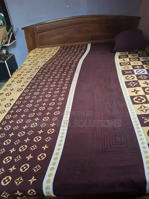 4.5by6 Bedframe With Mattress