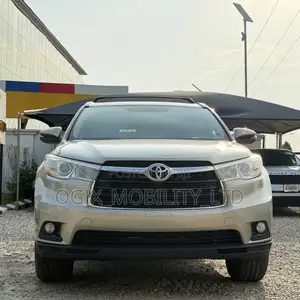 Toyota Highlander 2015 Gold