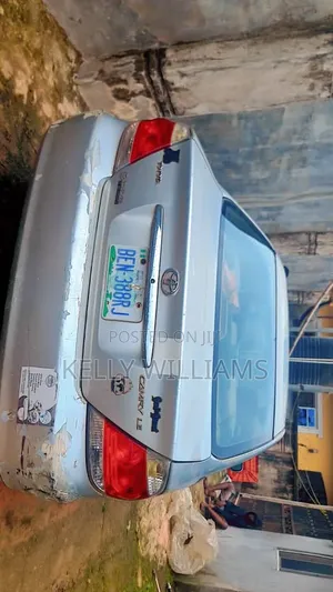 Toyota Camry LE 4dr Sedan (2.4L 4cyl 5A) 2005 Silver