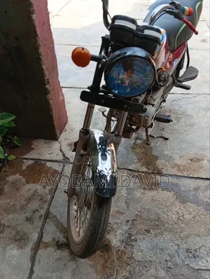 Bajaj Boxer 2022 Red