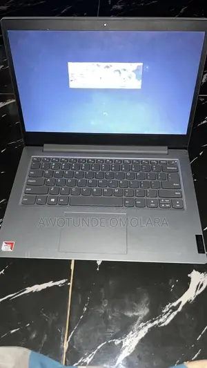 Laptop Lenovo IdeaPad 1 8GB AMD A6 HDD+SSD 128GB