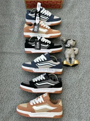 High Quality Vans Sneakers