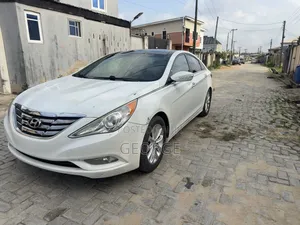 Hyundai Sonata Limited 2.0T Sedan (2.0L 4cyl 6A) 2012 White