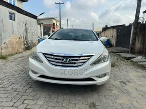 Hyundai Sonata Limited 2.0T Sedan (2.0L 4cyl 6A) 2012 White