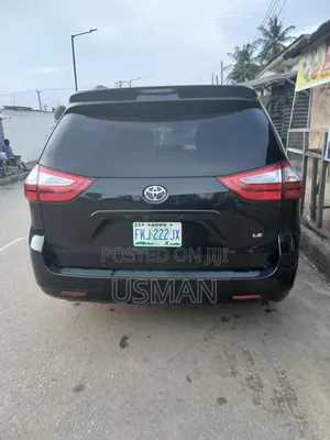 Toyota Sienna 2016 Black
