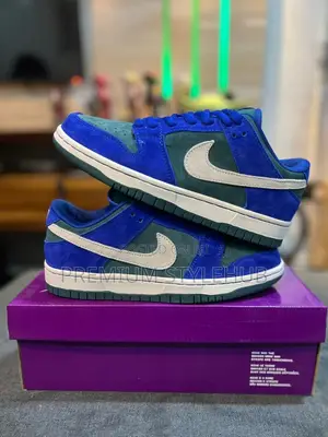 Nike Sneakers