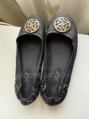 Girl’S Shoe