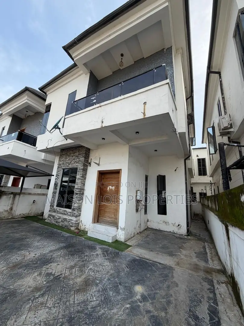 4bdrm Duplex in Ikota Gra, VGC / Ajah for rent
