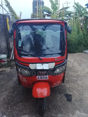 TVS King Cargo 2018 Orange