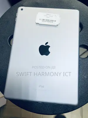Apple iPad 9.7 32 GB Gray