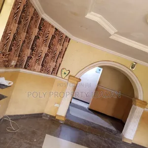3bdrm Apartment in Ayegoro, Akobo for rent