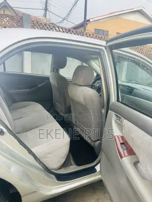 Toyota Corolla LE 2004 Silver