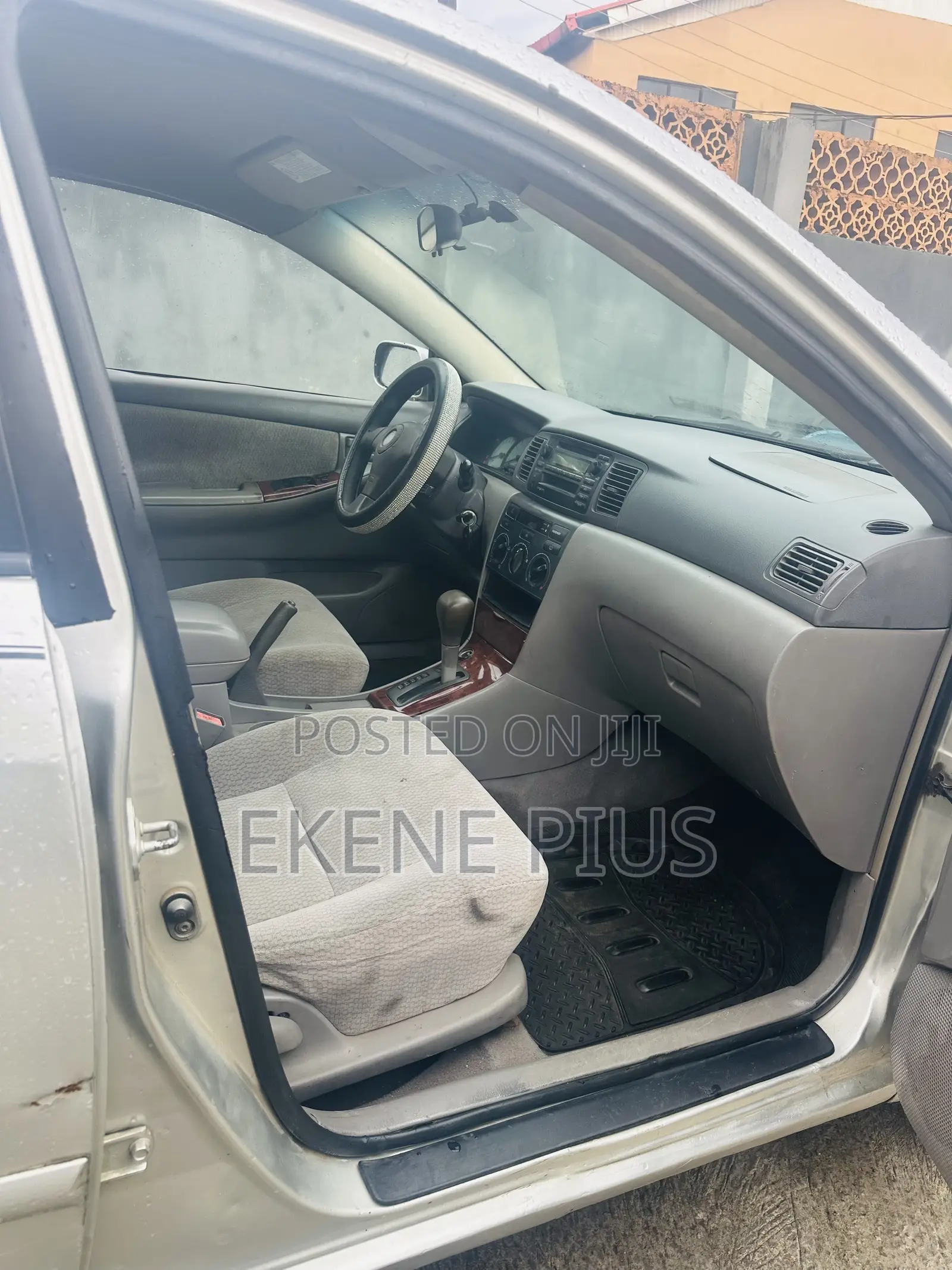 Toyota Corolla LE 2004 Silver