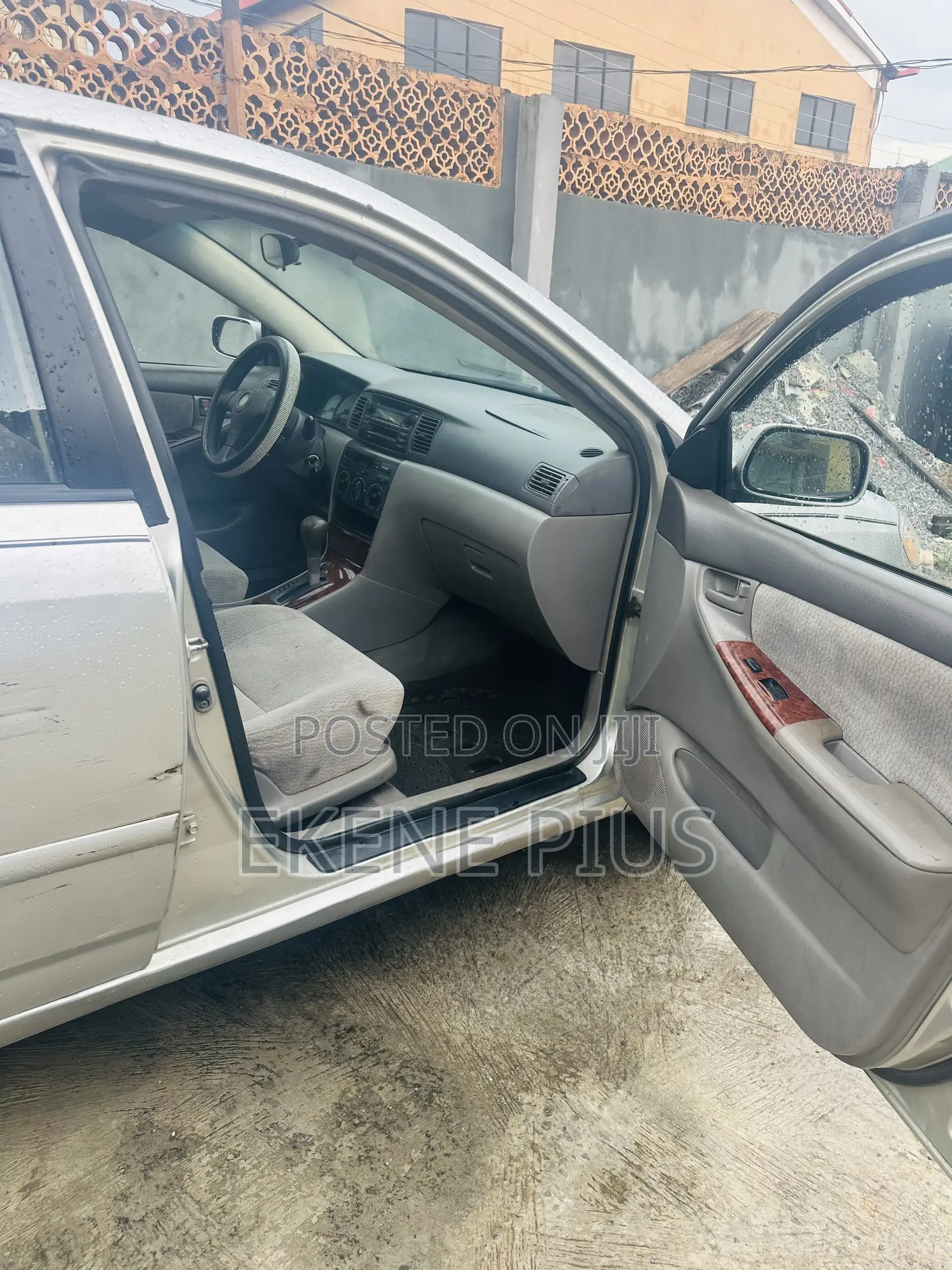 Toyota Corolla LE 2004 Silver