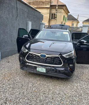 Toyota Highlander Platinum AWD 2024 Black