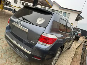Toyota Highlander Limited 2012 Gray