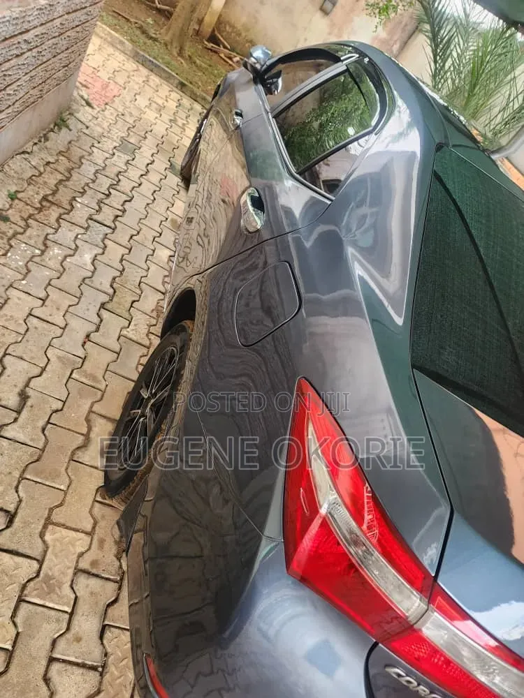 Toyota Corolla 2015 Gray