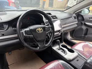 Toyota Camry LE 4dr Sedan (2.5L 4cyl 6A) 2016 Silver