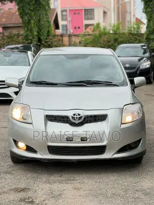 Toyota Auris 2010 Silver