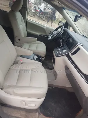 Toyota Sienna 2015 Black