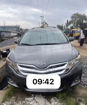Toyota Venza AWD 2010 Silver