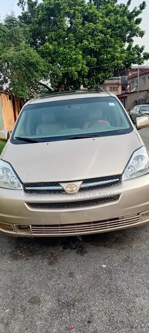 Toyota Sienna XLE Limited 2005 Gold
