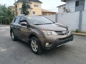 Toyota RAV4 XLE 4dr SUV AWD (2.5L 4cyl 6A) 2014 Brown