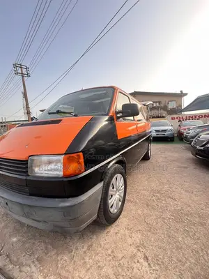 Volkswagen Transporter 2004 Orange