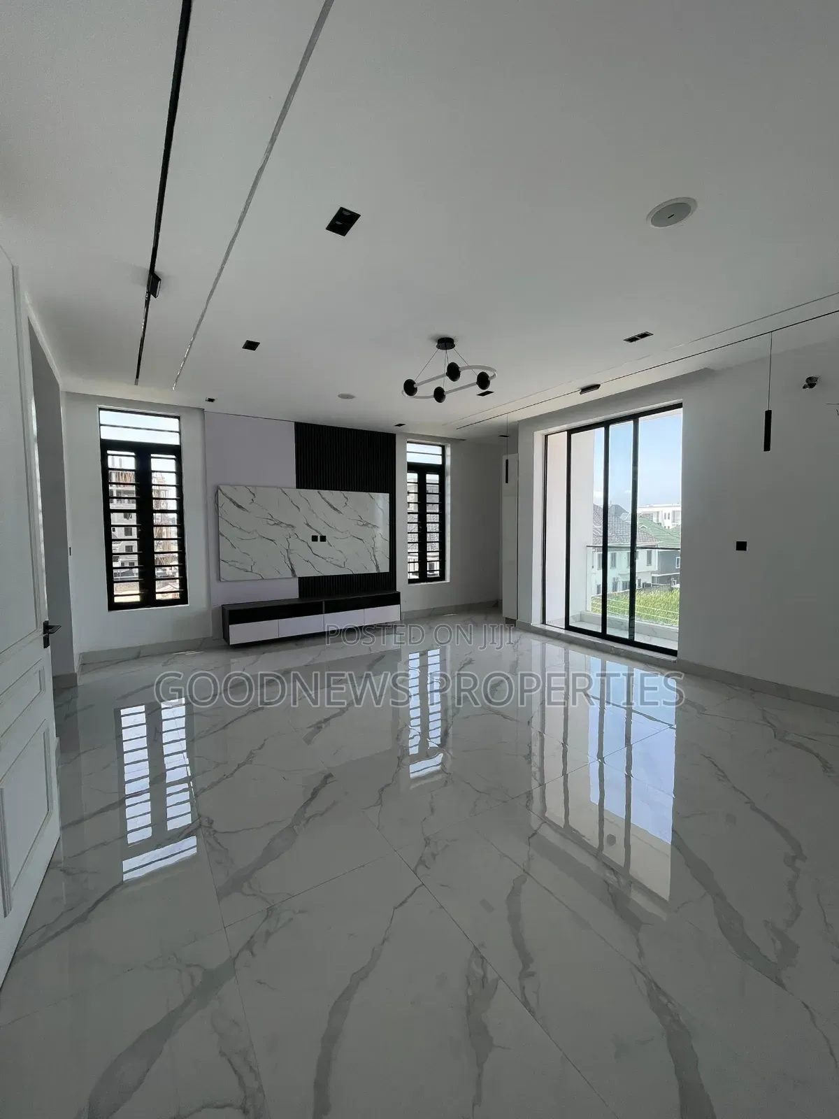 5bdrm Duplex in Lekki Phase 1 Lagos for sale