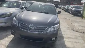 Toyota Camry LE 4dr Sedan (2.5L 4cyl 6AM) 2010 Gray