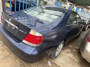 Toyota Camry LE 4dr Sedan (2.4L 4cyl 5A) 2005 Blue