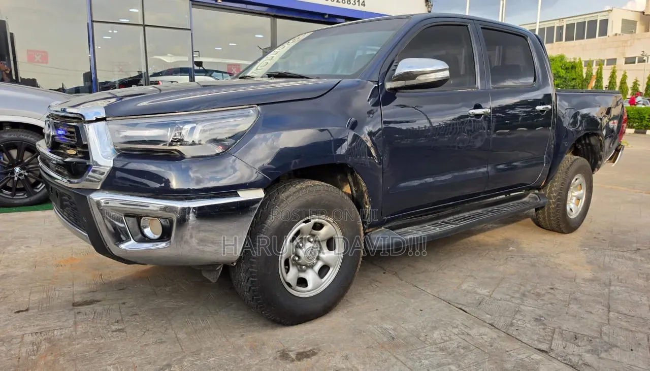 Toyota Hilux 2012 Black