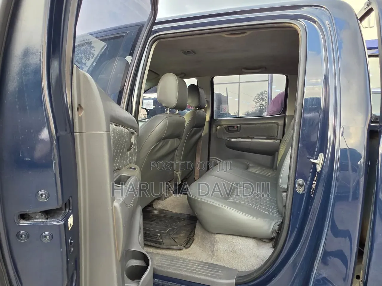 Toyota Hilux 2012 Black