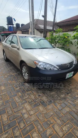 Toyota Camry 2006 Gold