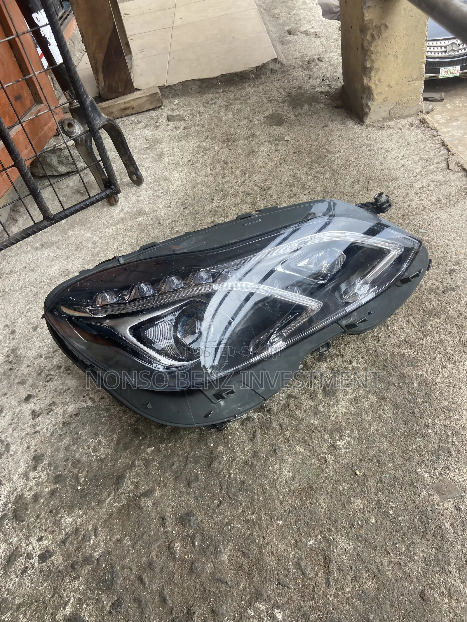Right Hand Side Headlight E350 (W212) 2013