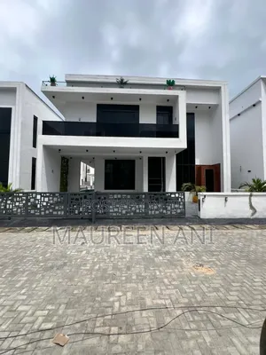 5bdrm Duplex in Chevron for sale